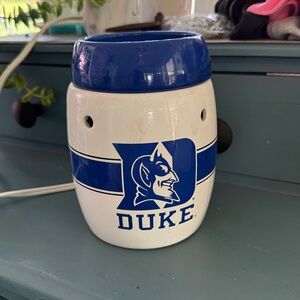 Scentsy Duke Blue and White Ceramic Warmer